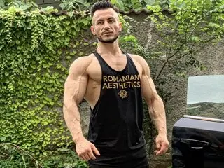 Nude pics camshow PumpIron